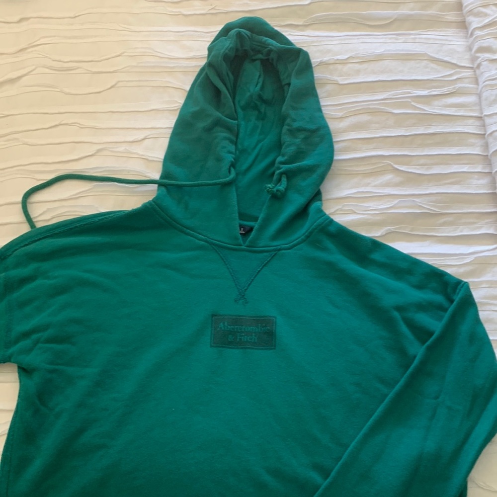 Abercrombie & Fitch green cropped hoodie